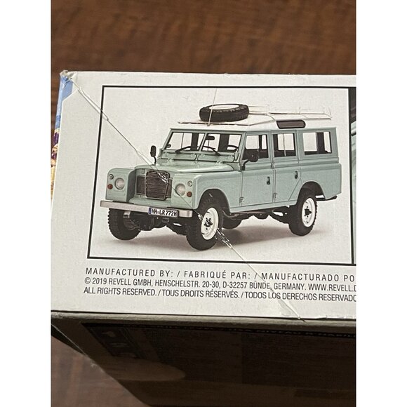 Revell Land Rover Series III 109 Model Truck Kit Long Wheelbase Station wagon - Picture 10 of 16